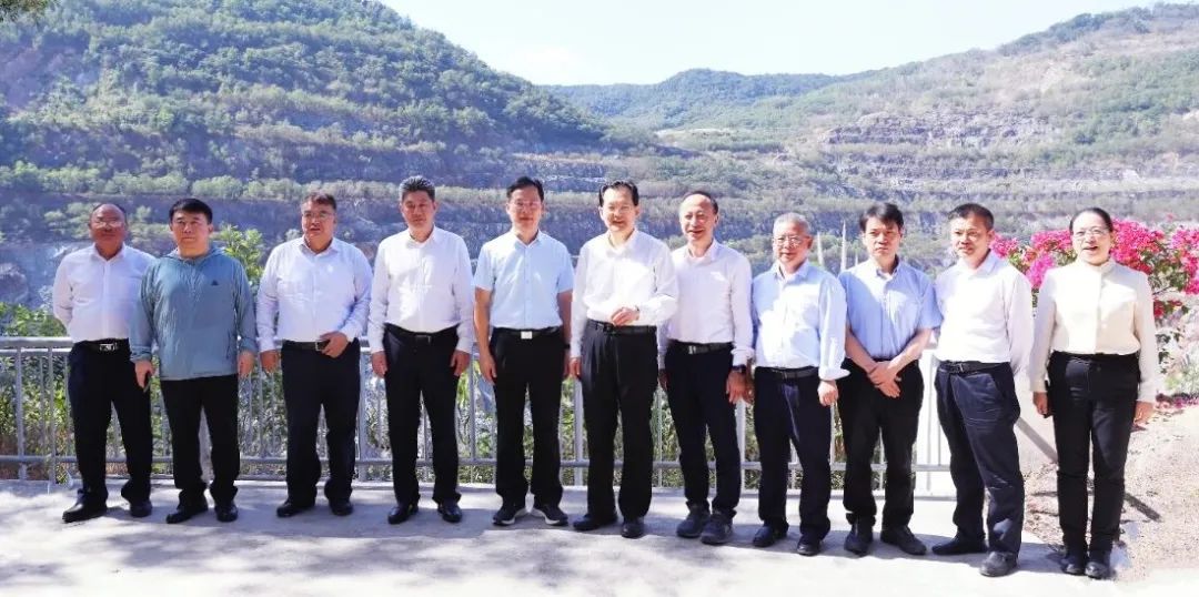 1705915935512727.jpg 自然资源部到海南矿业开展新一轮找矿突破战略行动专题调研3.jpg