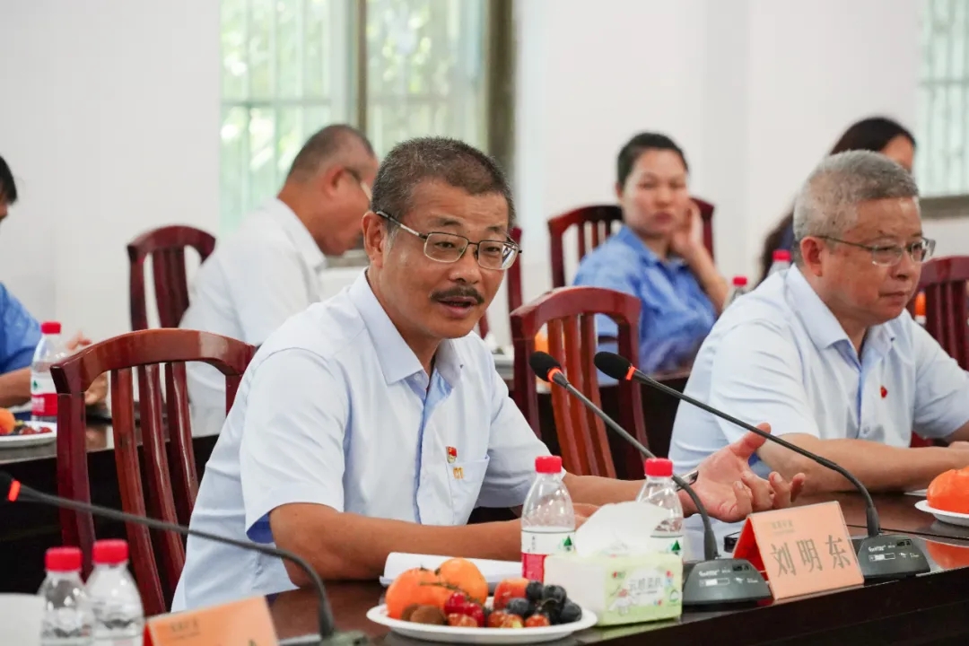 1719828917915152.jpg 海南矿业召开“七一”座谈会15.jpg