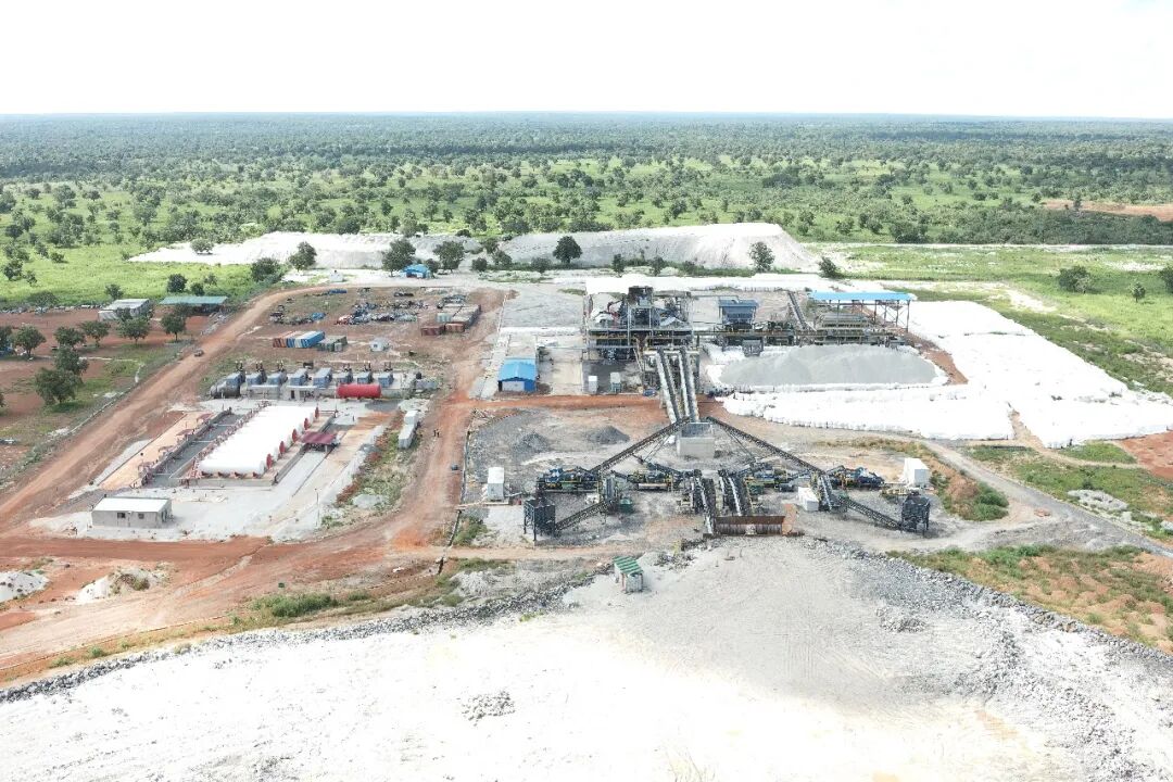 海南矿业马里外派员工坚守岗位度中秋